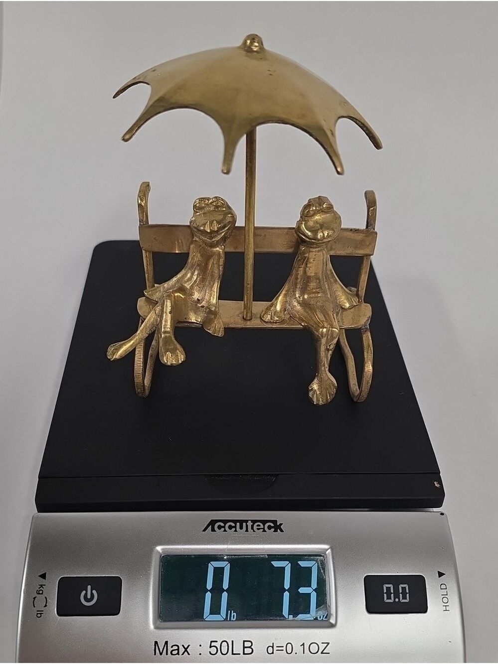 Vintage Brass Frogs on Bench Under Umbrella Figurine Whimsical Decor - Picture 9 of 10